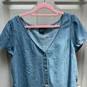 GAP Blue Short Sleeve Button Down Shirt